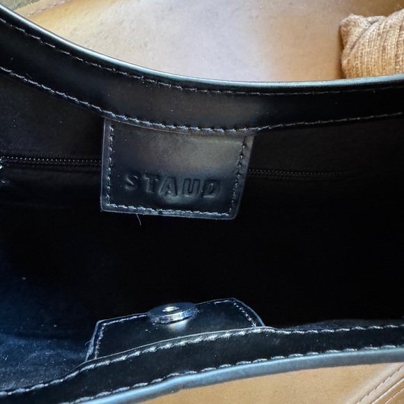 STAUD Crescent Moon Bag in Black. 100% leather. Excellent condition, barely used - Picture 5 of 10